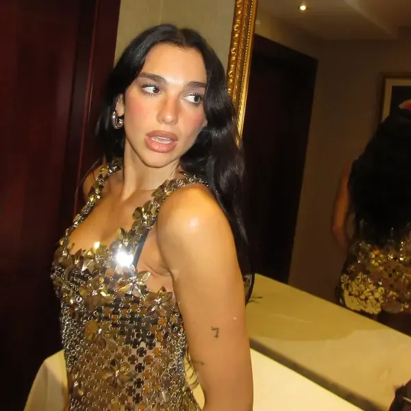 Dua Lipa's perfect look Sunny Hill festival
